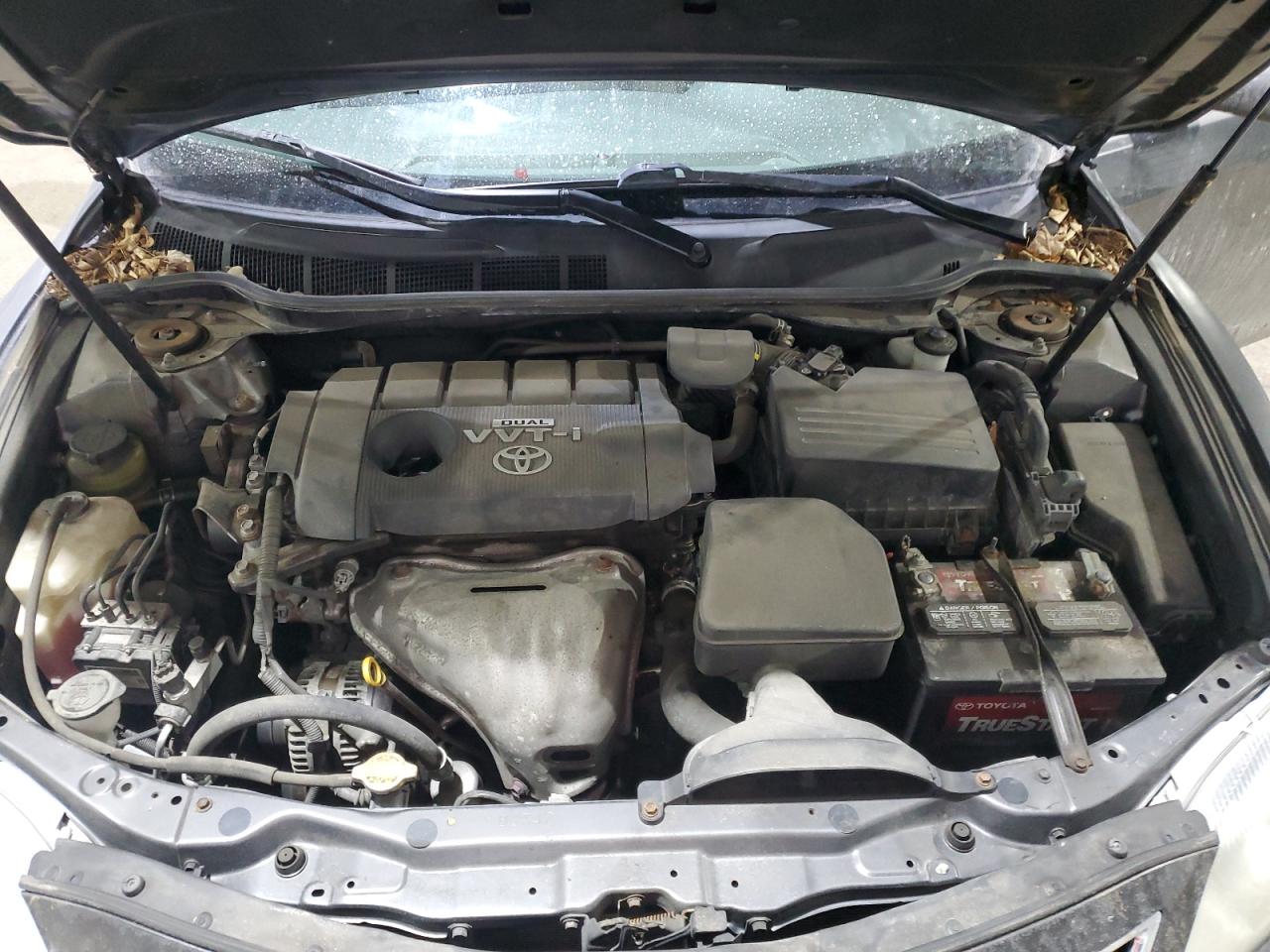 2010 Toyota Camry - Image 11