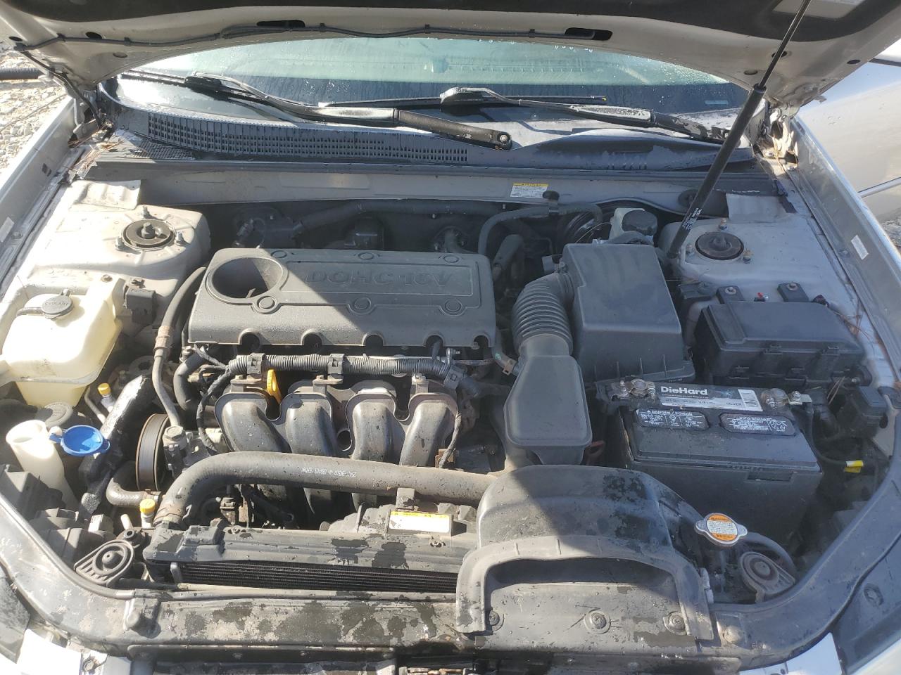 2009 Hyundai Sonata - Image 11