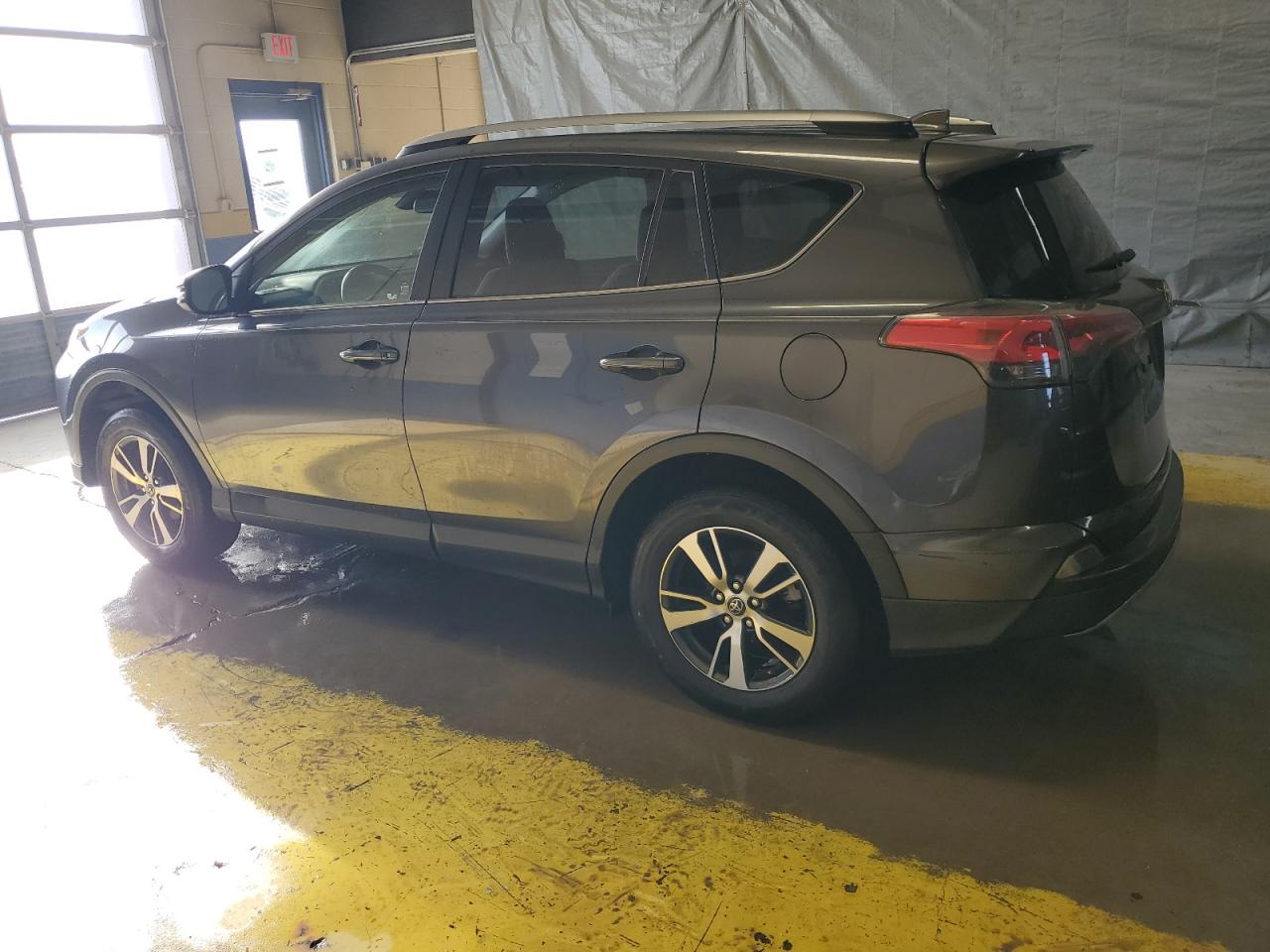2018 Toyota RAV 4 - Image 2