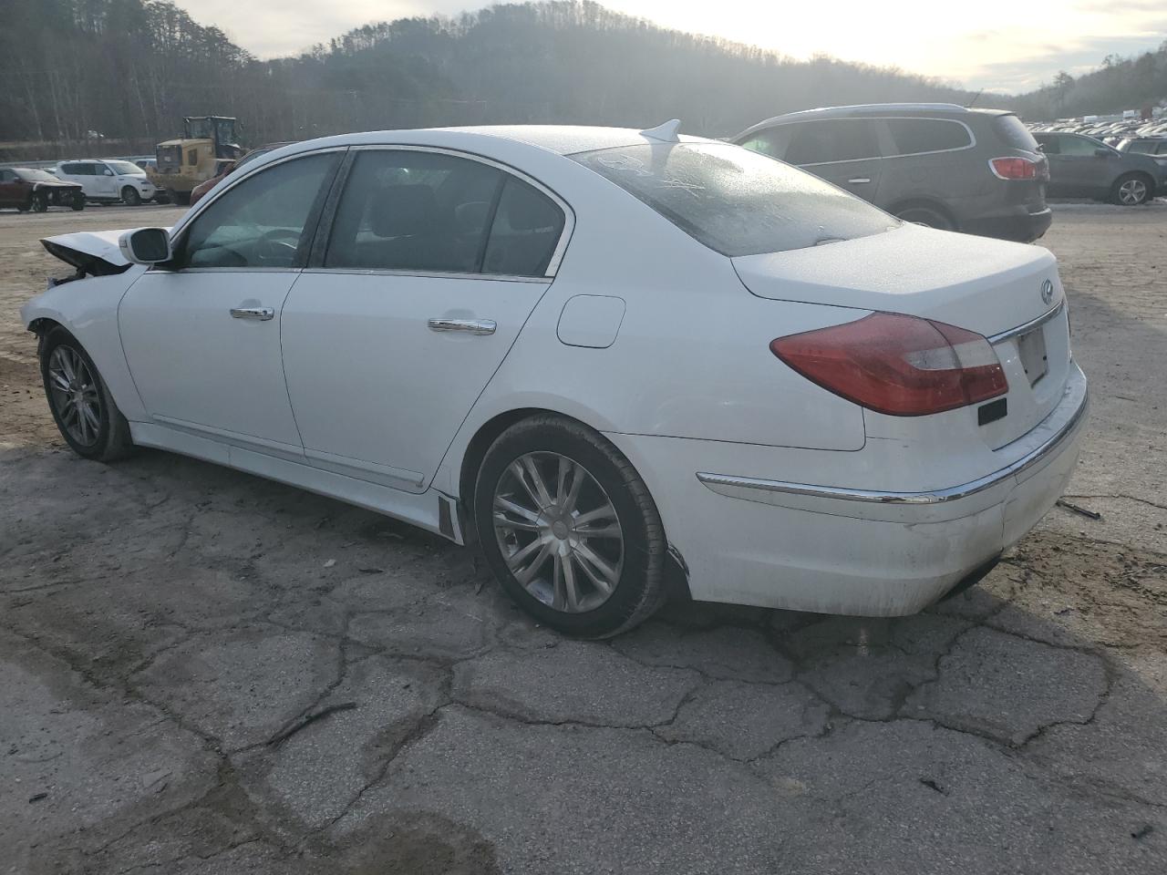 2014 Hyundai Genesis - Image 2