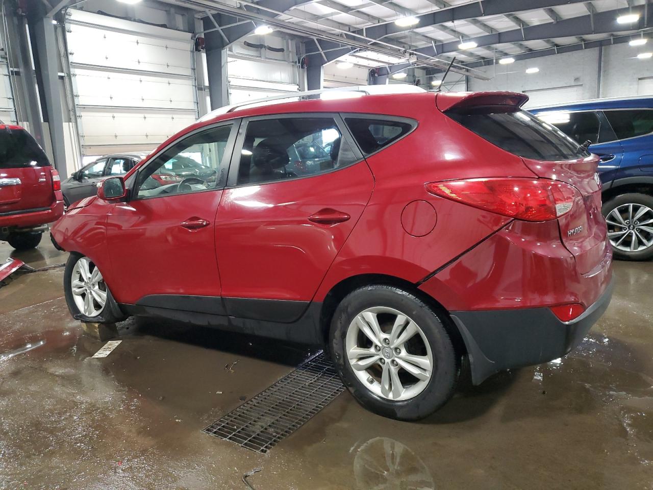 2012 Hyundai Tucson - Image 2