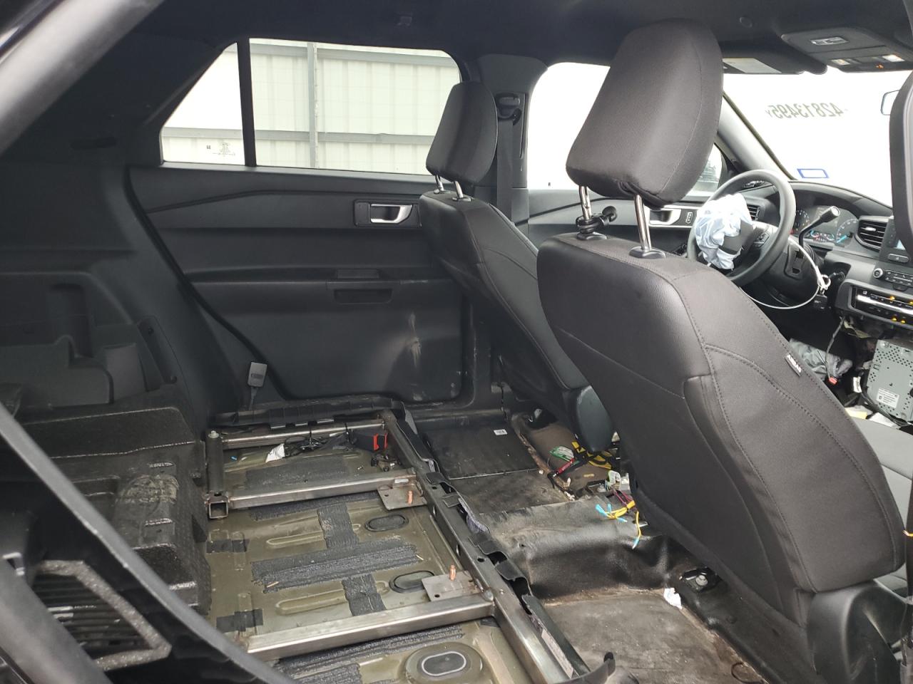 2022 Ford Explorer - Image 11
