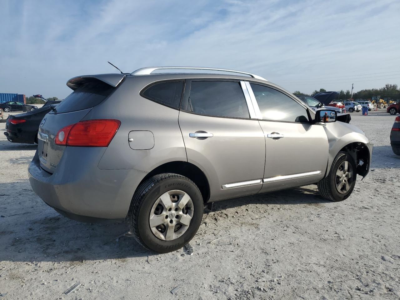 2015 Nissan Rogue - Image 3