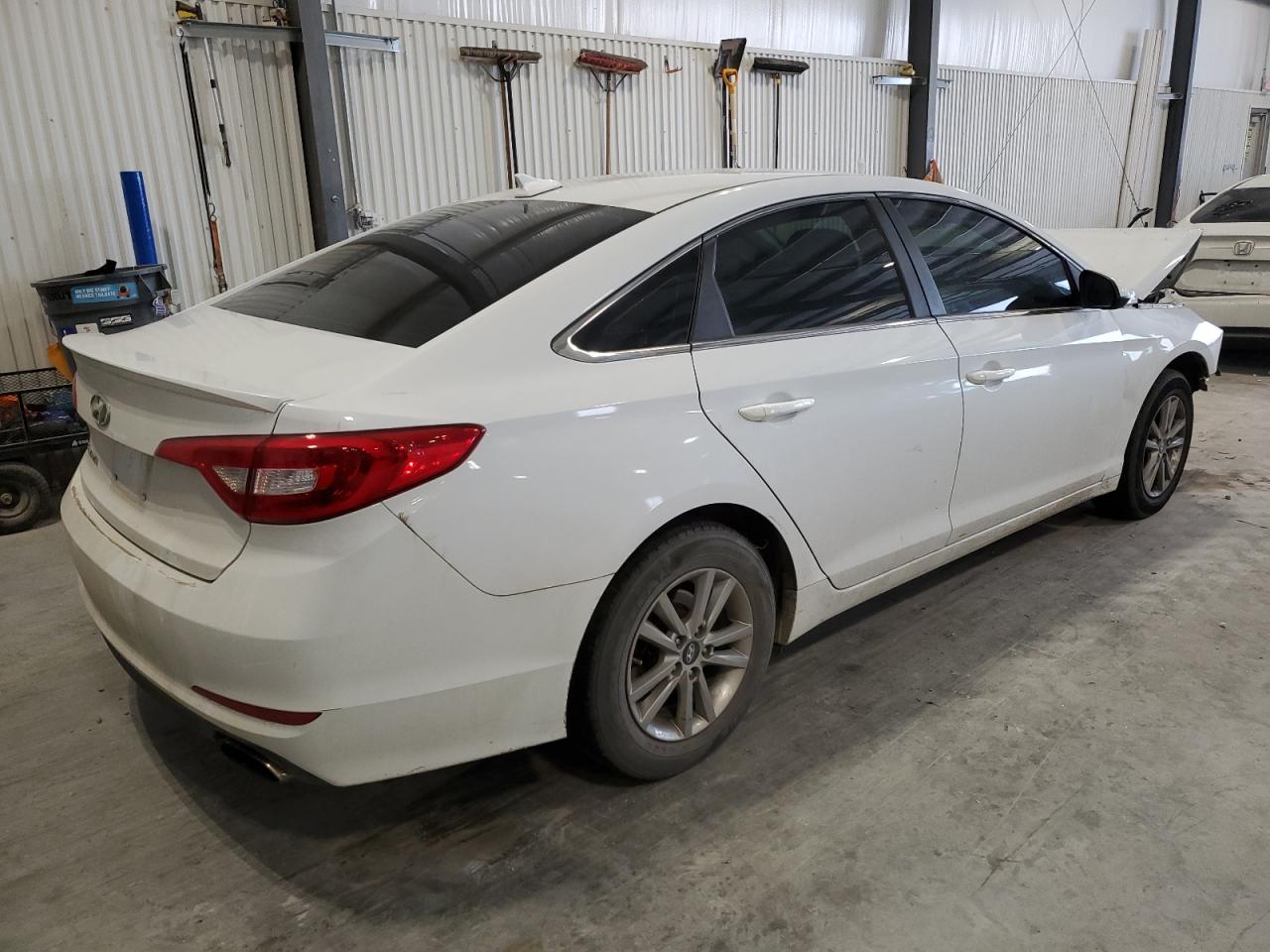 2015 Hyundai Sonata - Image 3