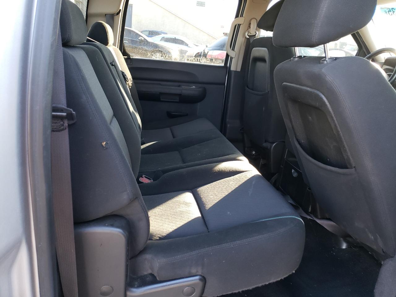 2011 Chevrolet Silverado - Image 10