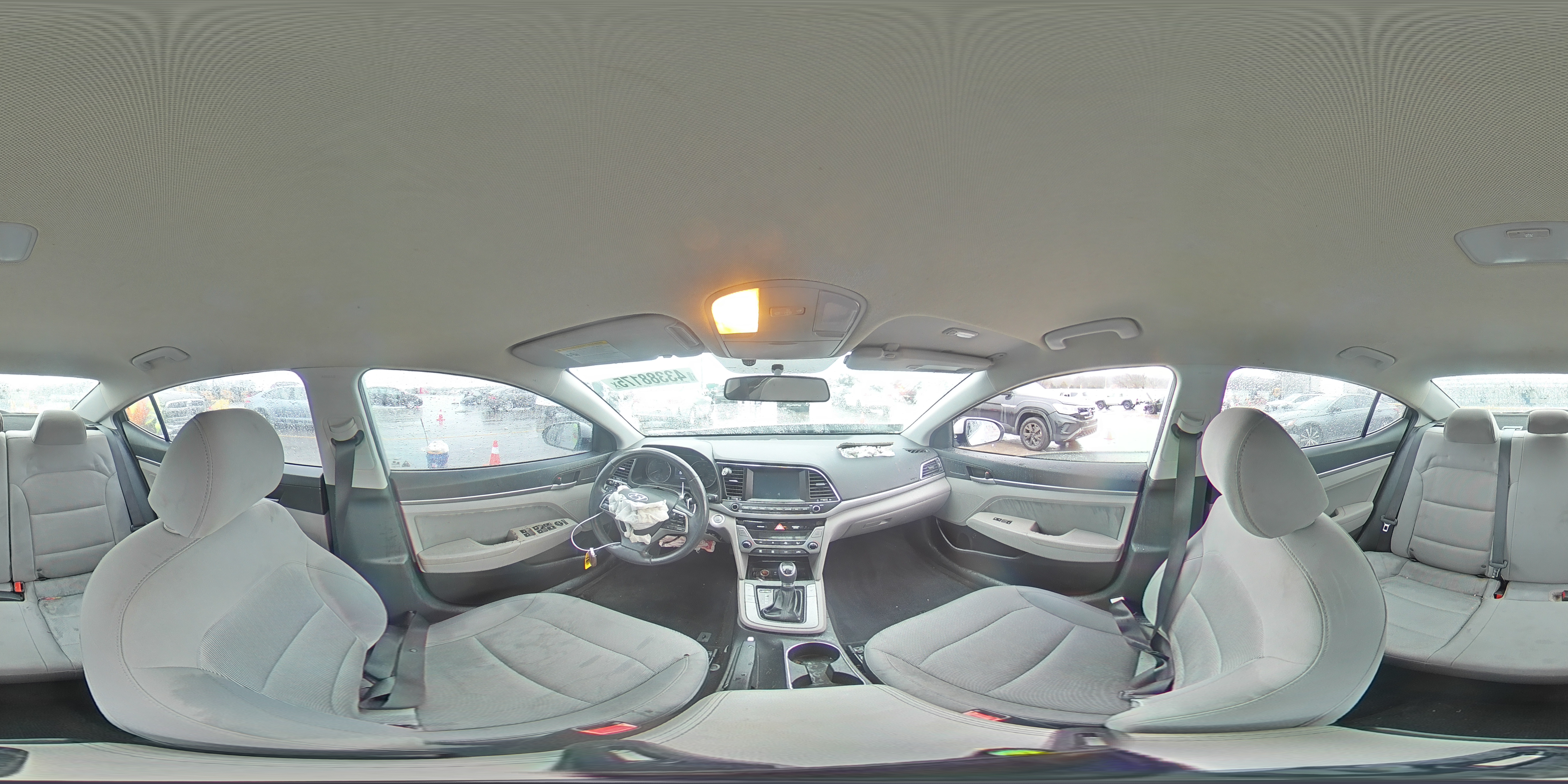 2017 Hyundai Elantra - Image 13