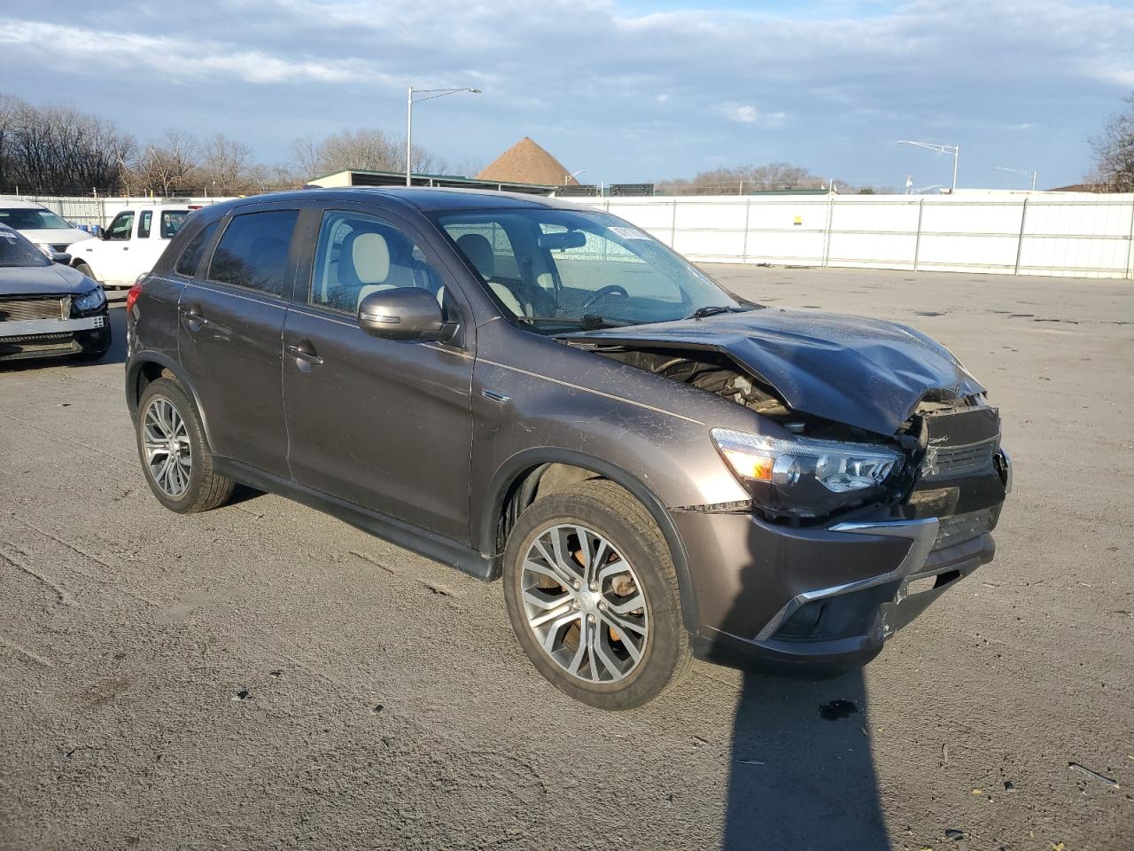 2017 Mitsubishi Outlander - Image 4