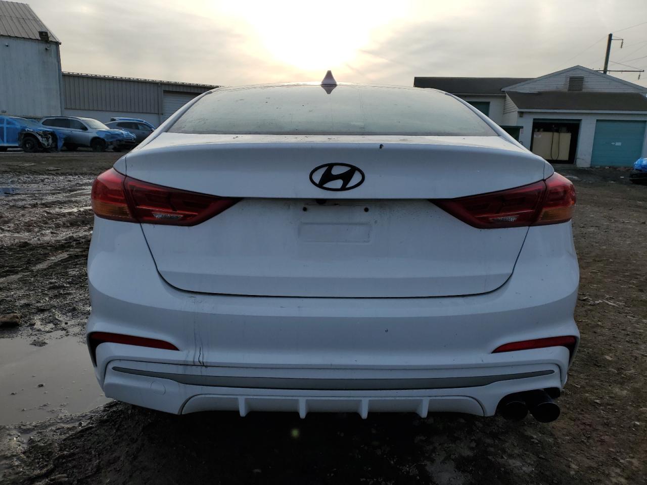 2018 Hyundai Elantra - Image 6