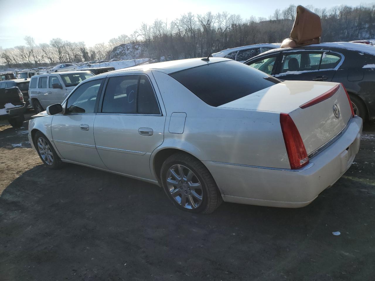 2008 Cadillac DTS - Image 2