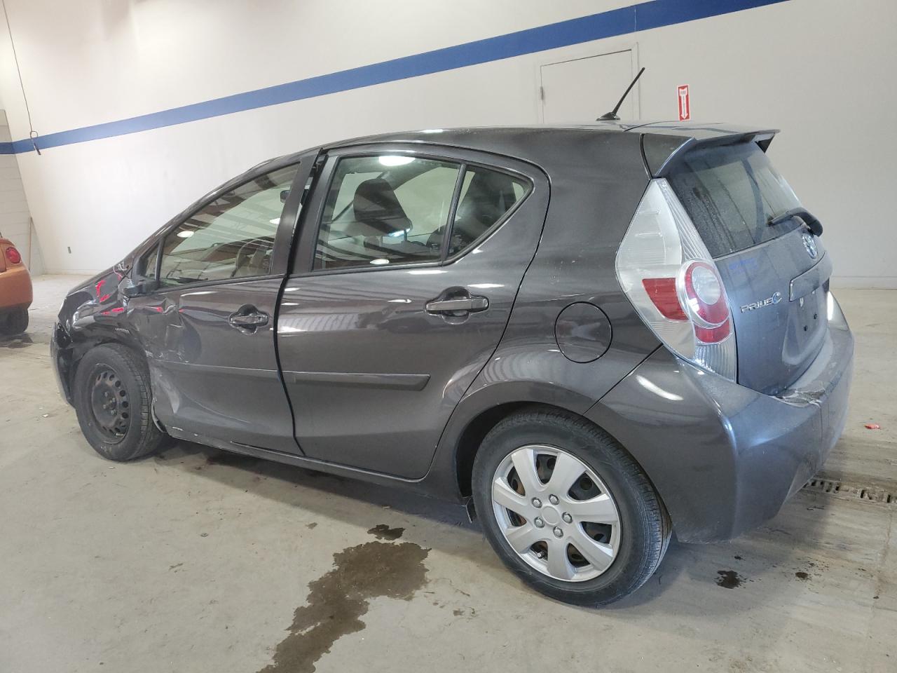 2012 Toyota Prius - Image 2