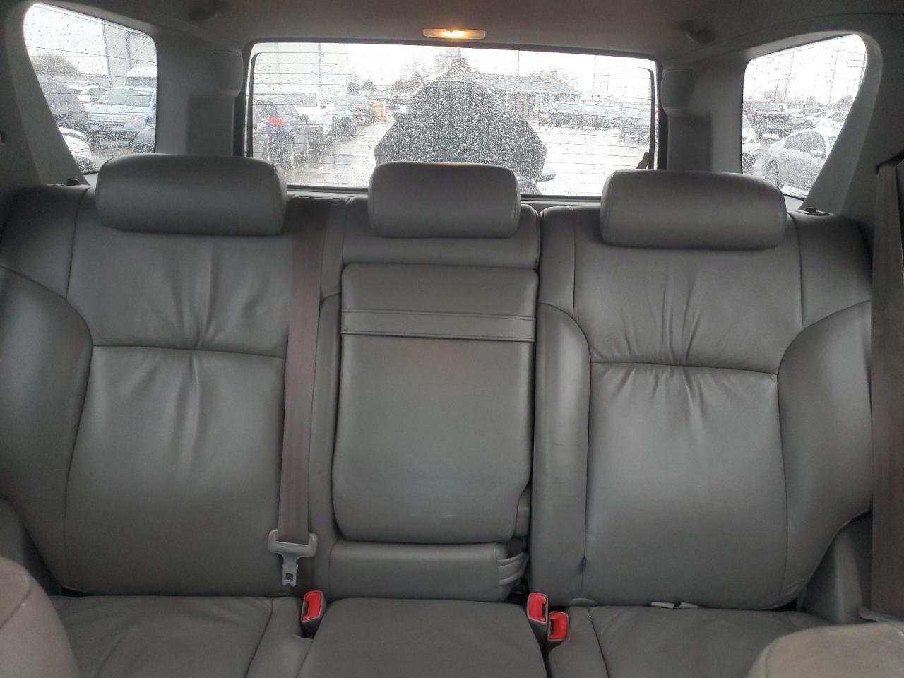 2004 Toyota 4Runner - Image 10