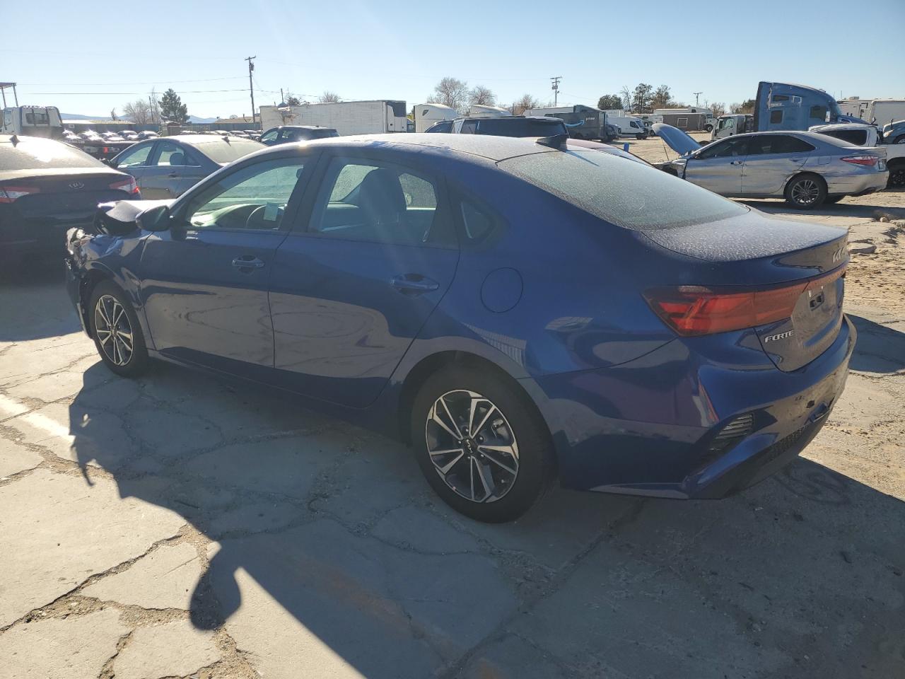 VIN 3KPF24AD2RE717727 2024 KIA FORTE no.2