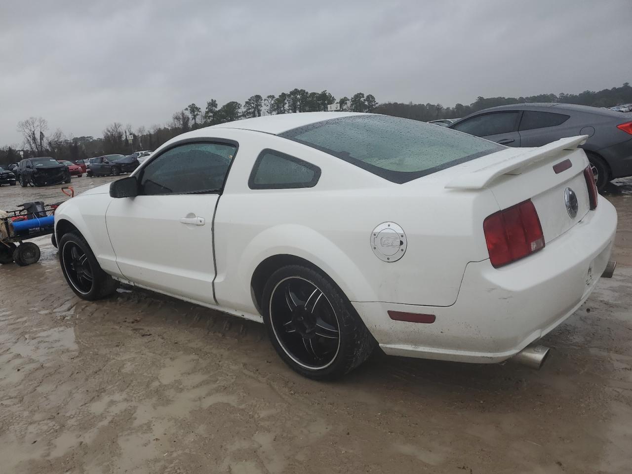 2006 Ford Mustang - Image 2