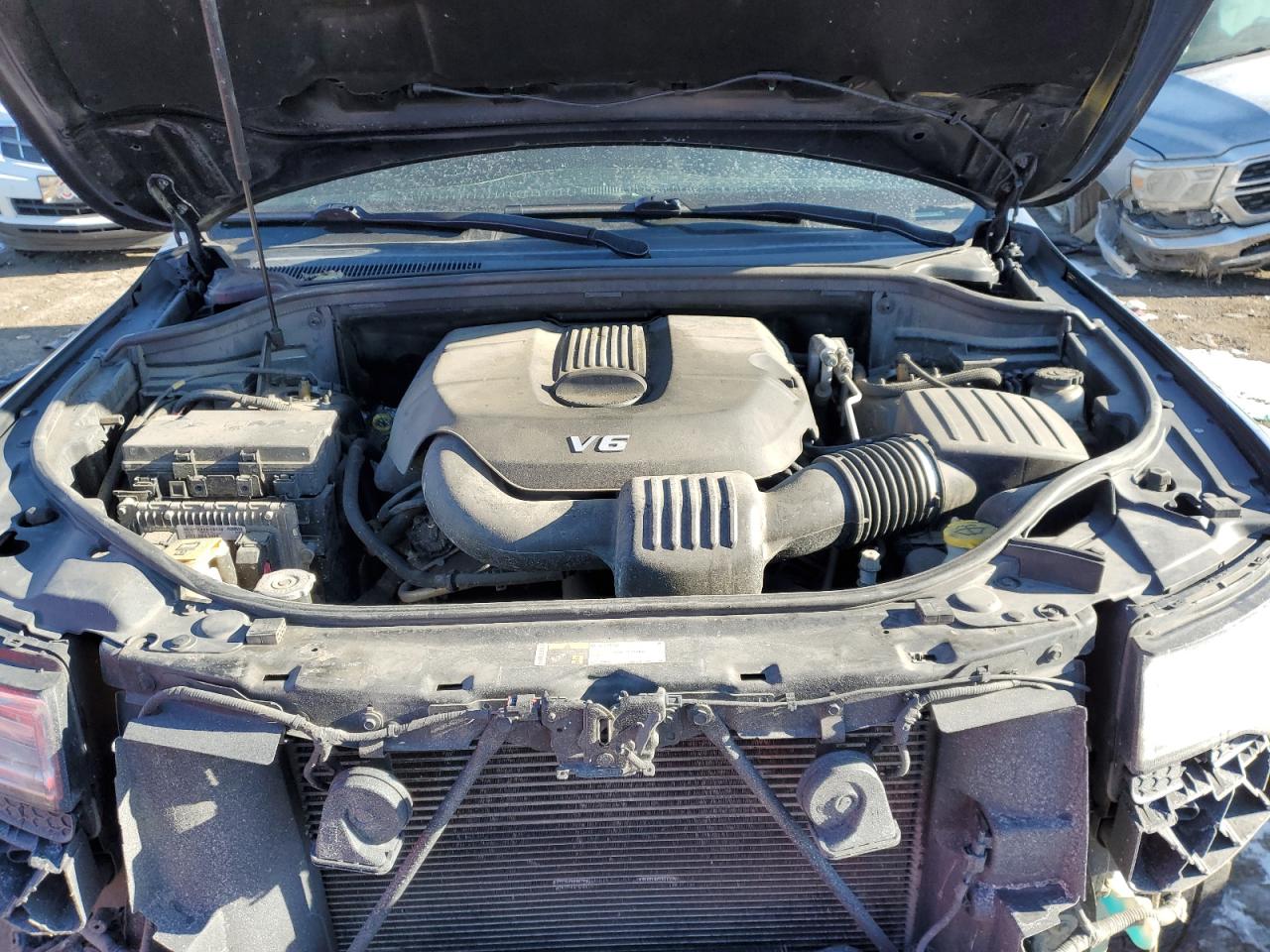 2015 Jeep Grand Cherokee - Image 12