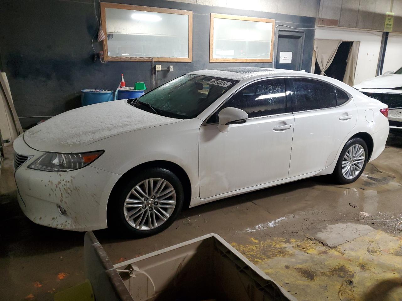 2015 Lexus ES - Image 1