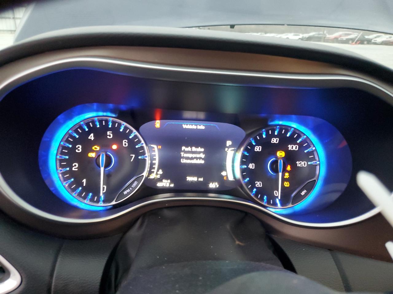 2017 Chrysler Pacifica - Image 9