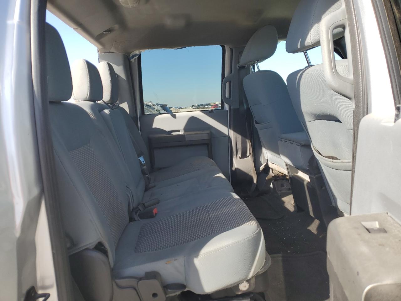 2011 Ford F250 - Image 10
