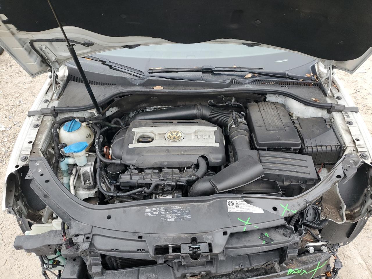2010 Volkswagen Eos - Image 11