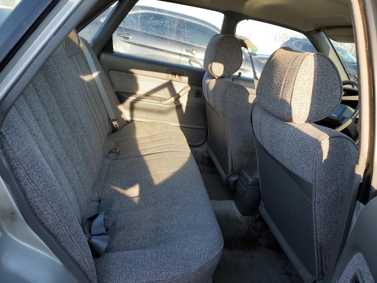 1990 Toyota Camry - Image 10