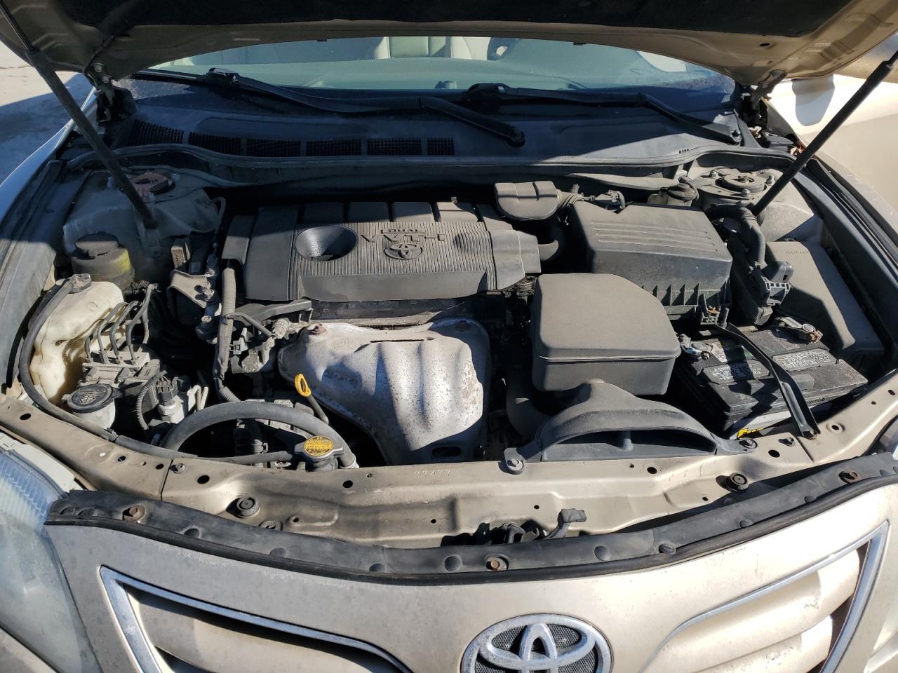 2011 Toyota Camry - Image 11