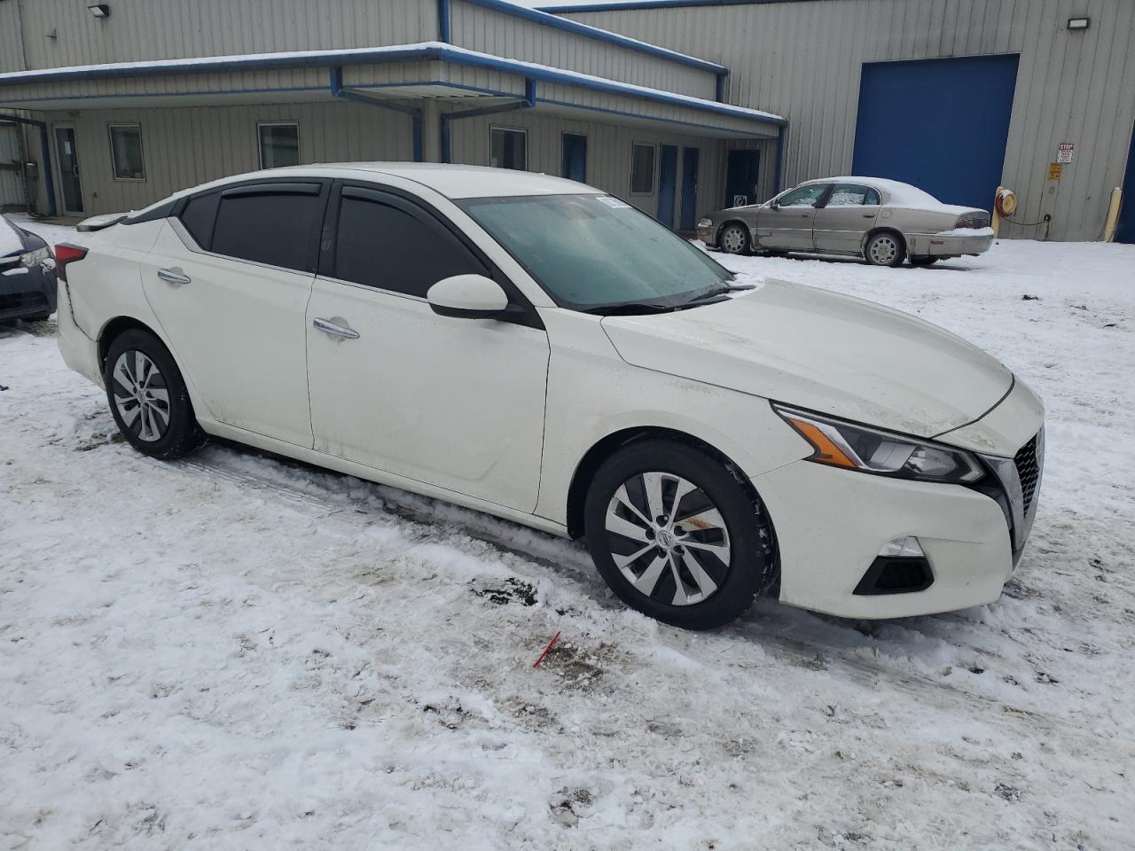 2020 Nissan Altima - Image 4