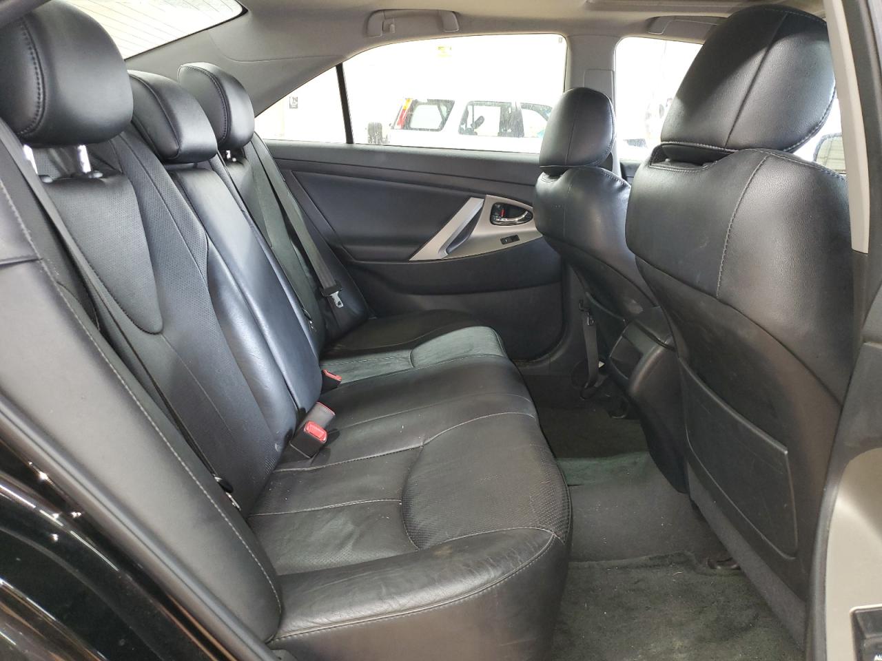 2011 Toyota Camry - Image 10