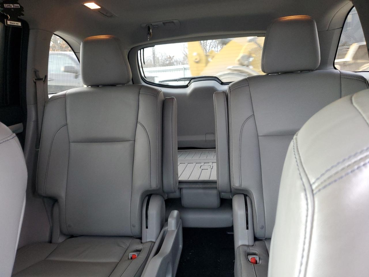 2016 Toyota Highlander - Image 10
