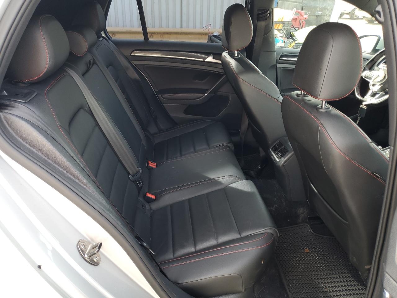 2016 Volkswagen GTI - Image 10