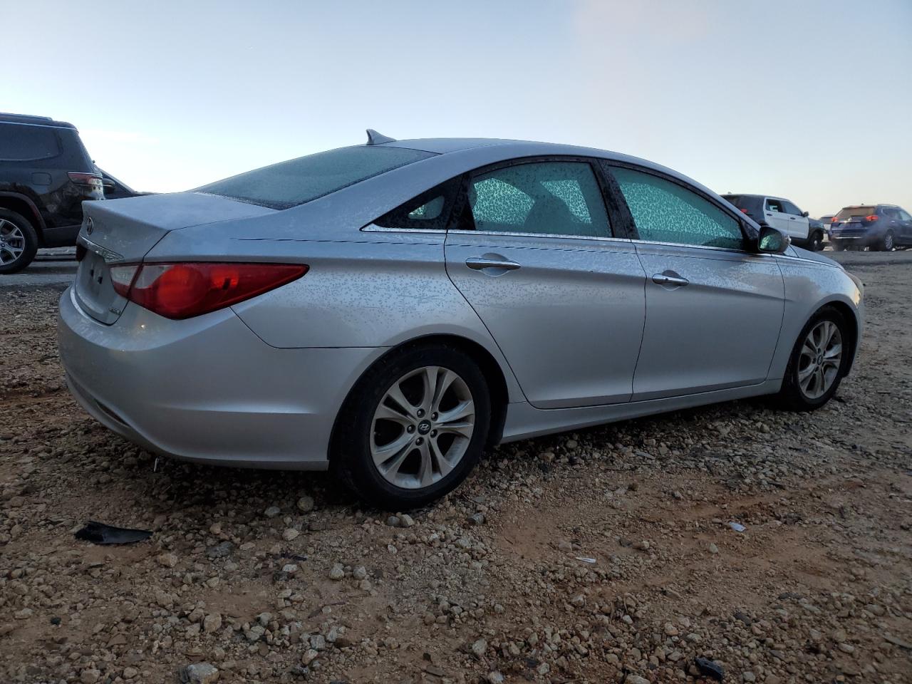 2011 Hyundai Sonata - Image 3