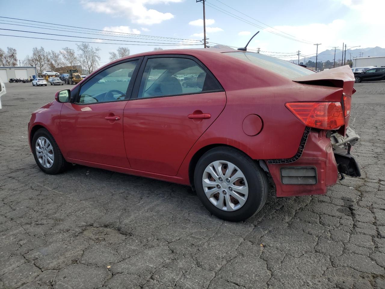 VIN KNAFU4A21D5740443 2013 KIA FORTE no.2