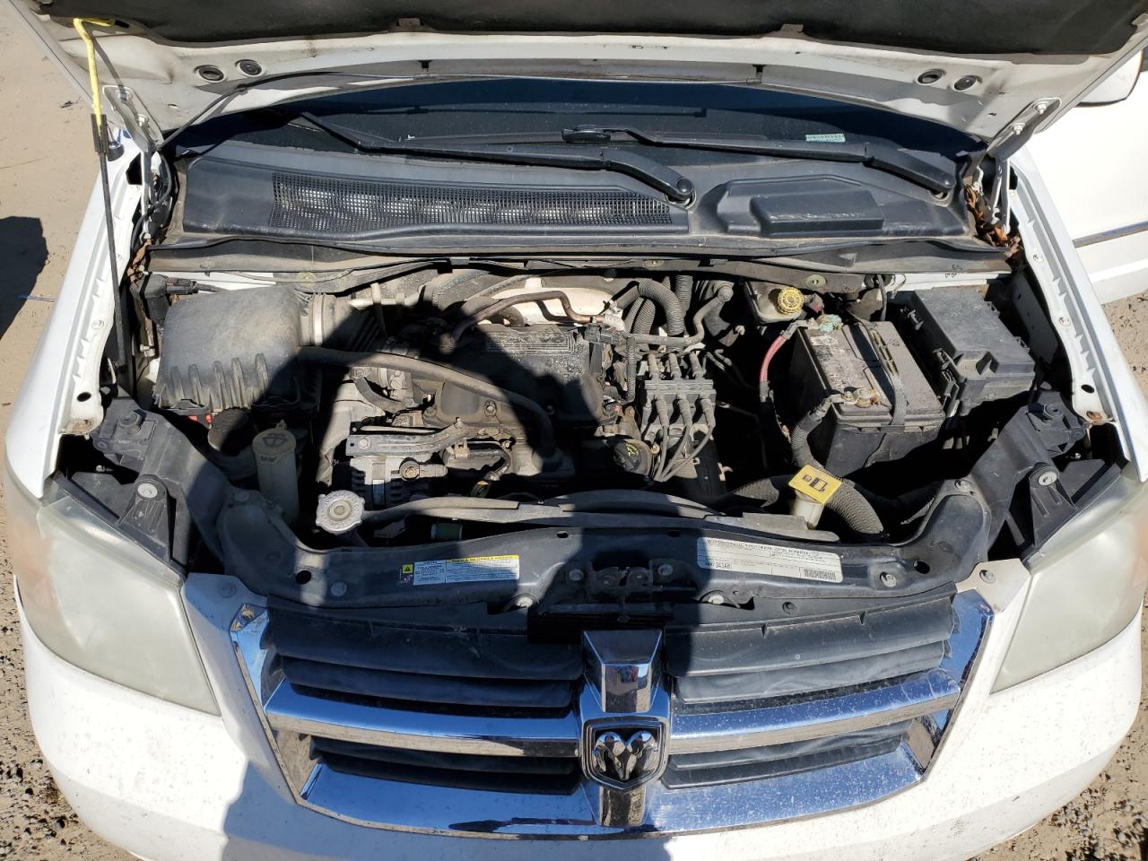 2010 Dodge Caravan - Image 12