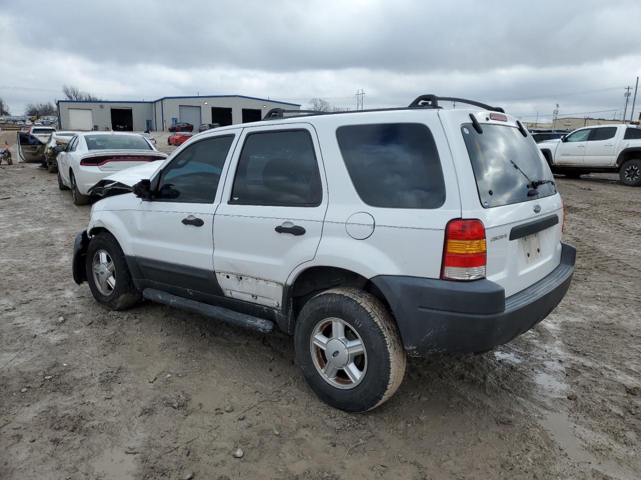 2004 Ford Escape - Image 2
