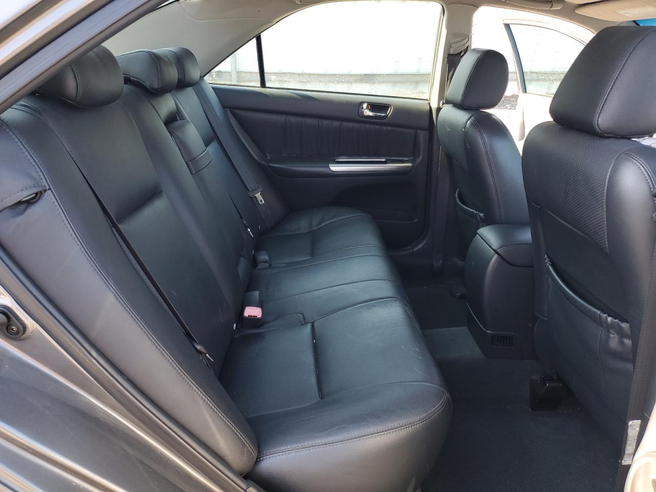 2005 Toyota Camry - Image 11