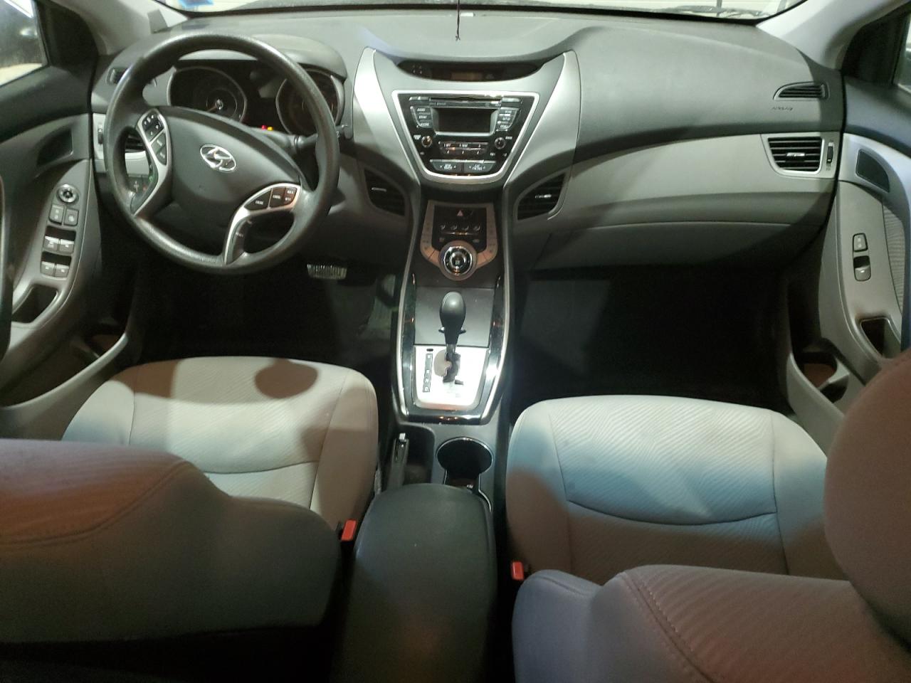 2013 Hyundai Elantra - Image 8