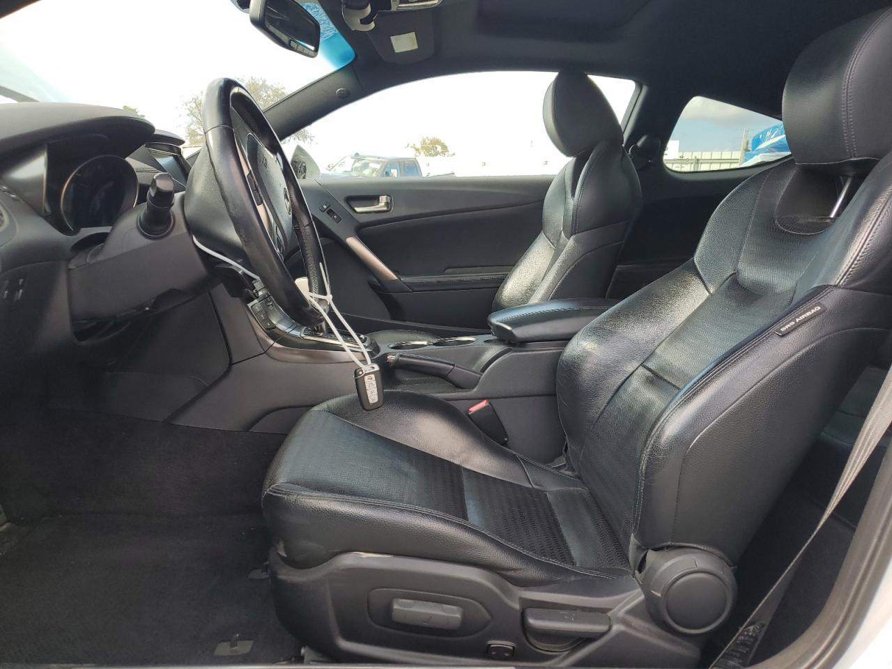 2013 Hyundai Genesis - Image 7