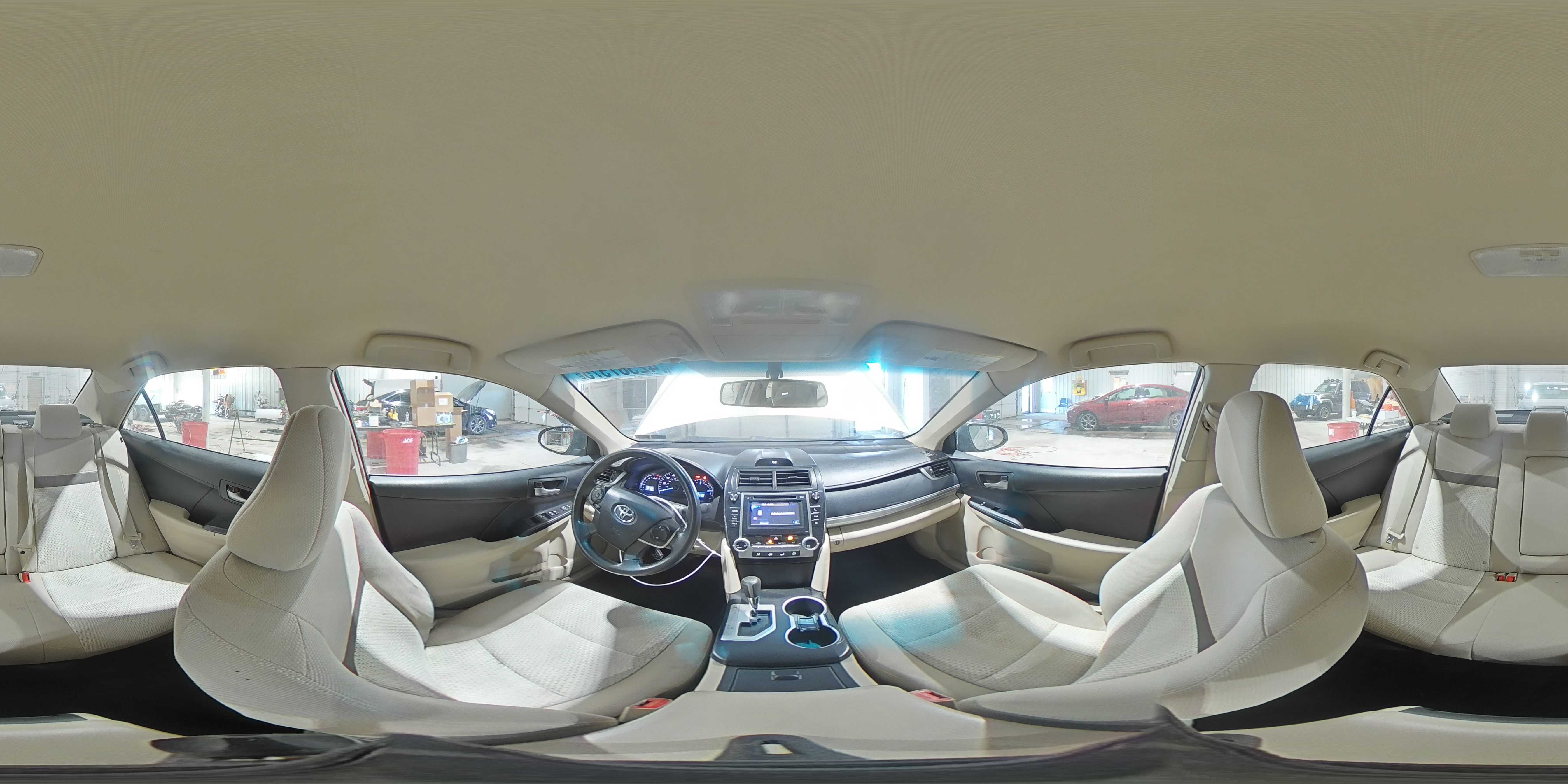 2013 Toyota Camry - Image 15