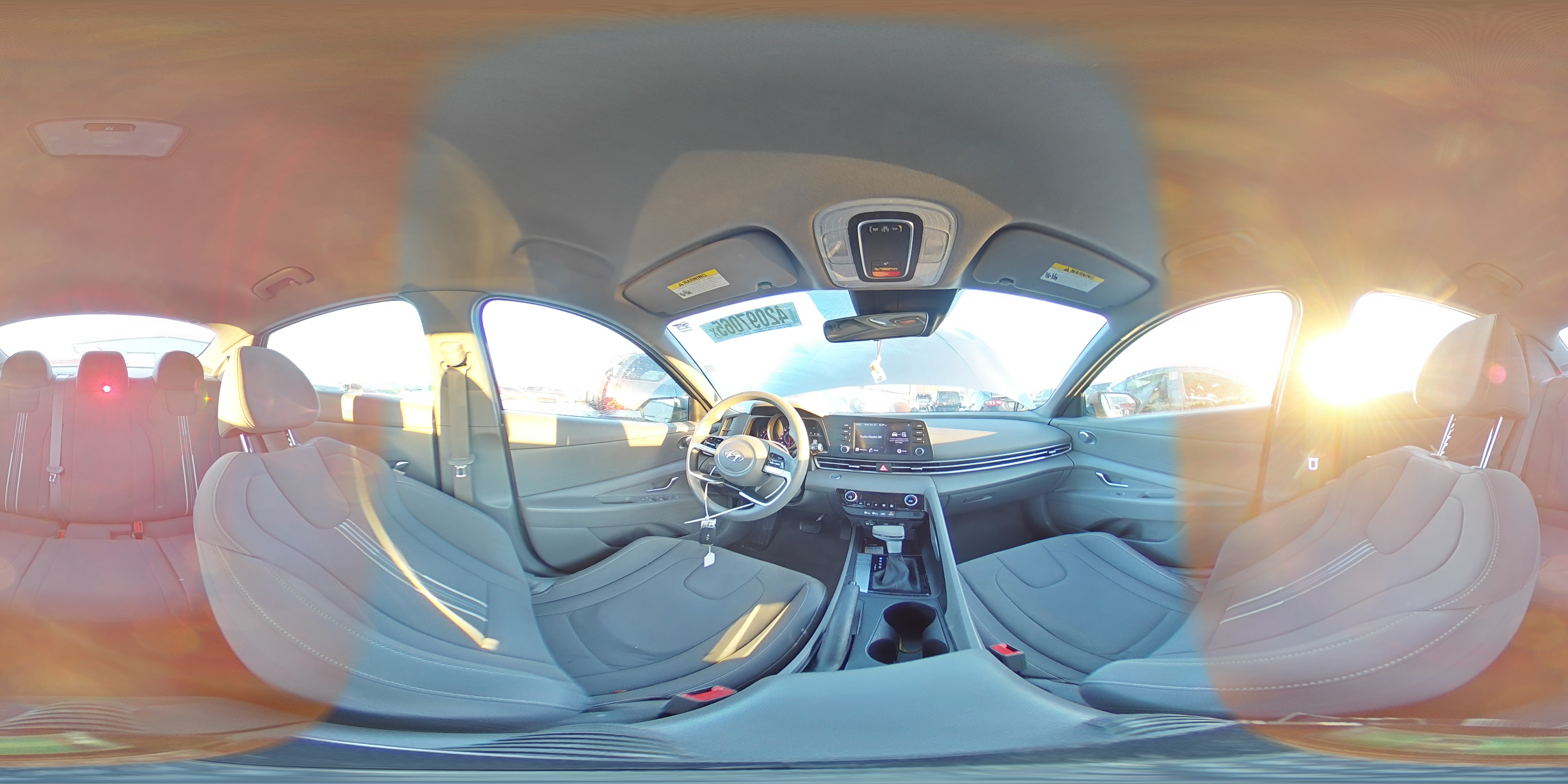 2023 Hyundai Elantra - Image 13