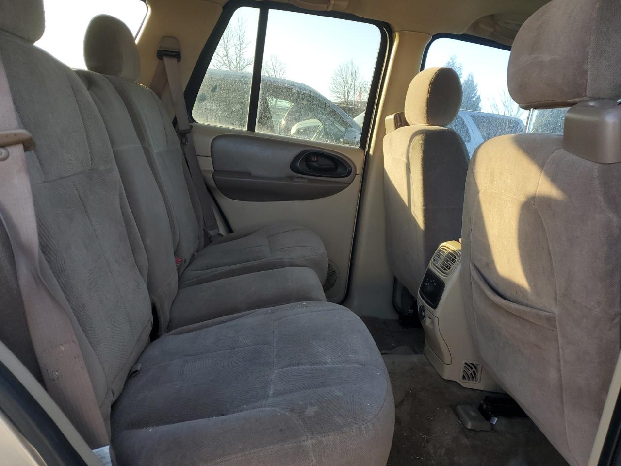 2004 Chevrolet TrailBlazer - Image 11