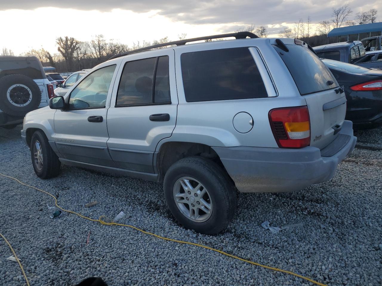 2002 Jeep Grand Cherokee - Image 2