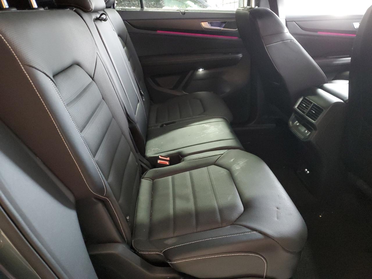 2024 Volkswagen Atlas - Image 12