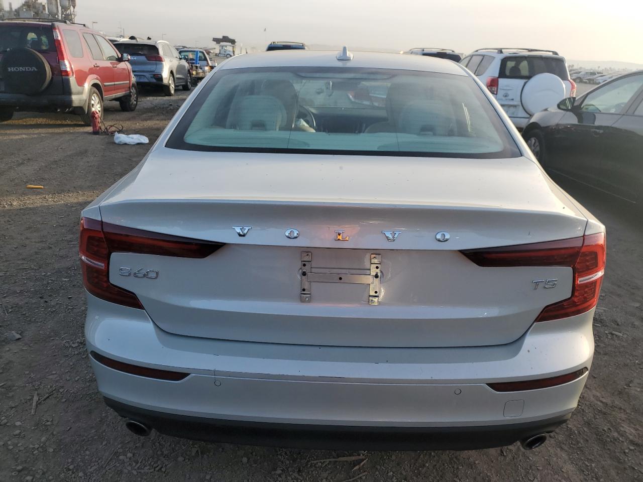 2019 Volvo S60 T5 Momentum VIN: 7JR102FK5KG01081 Lot: 41748445