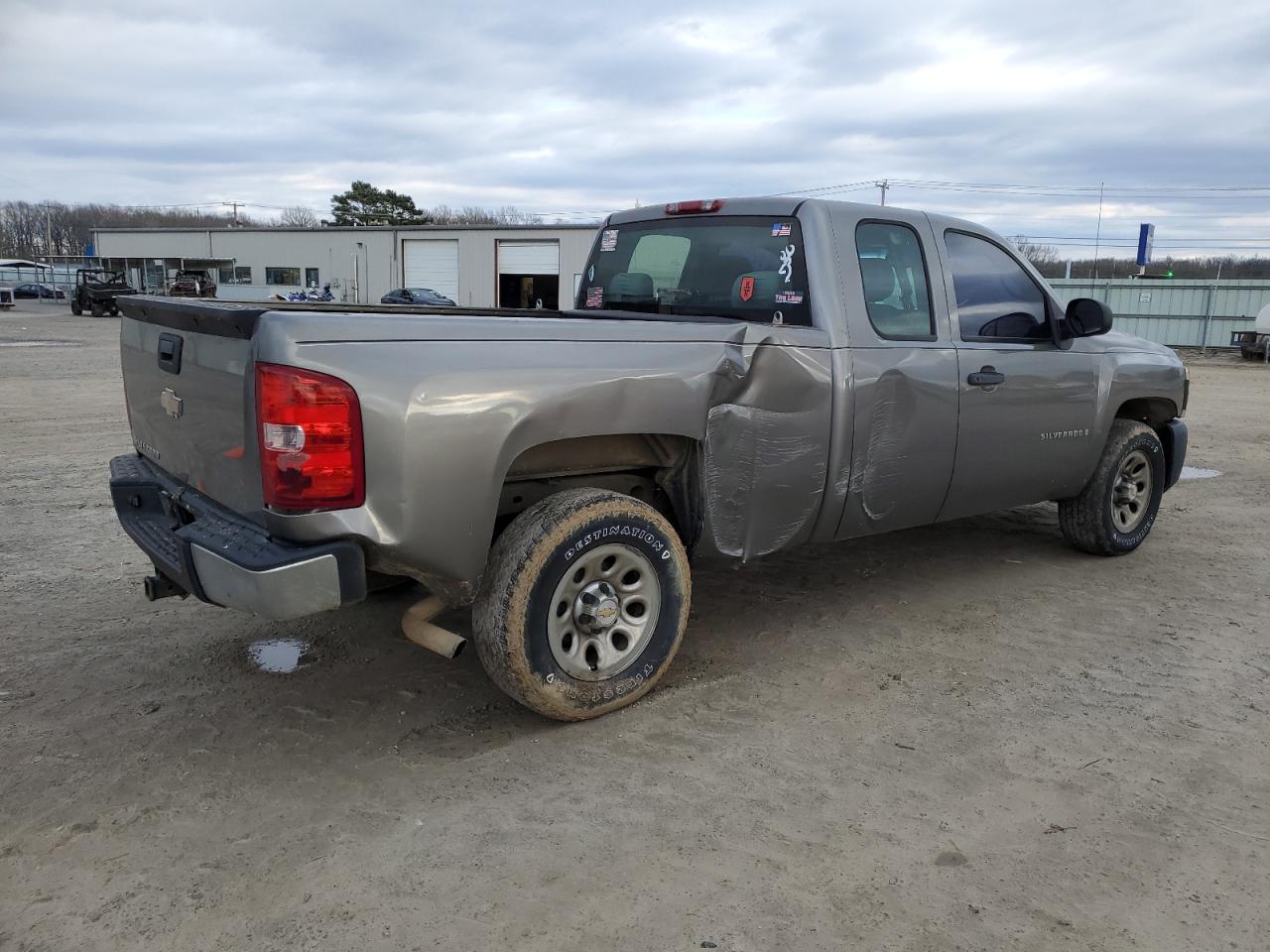2007 Chevrolet Silverado - Image 3