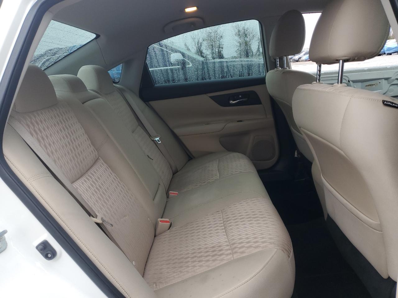 2017 Nissan Altima - Image 10