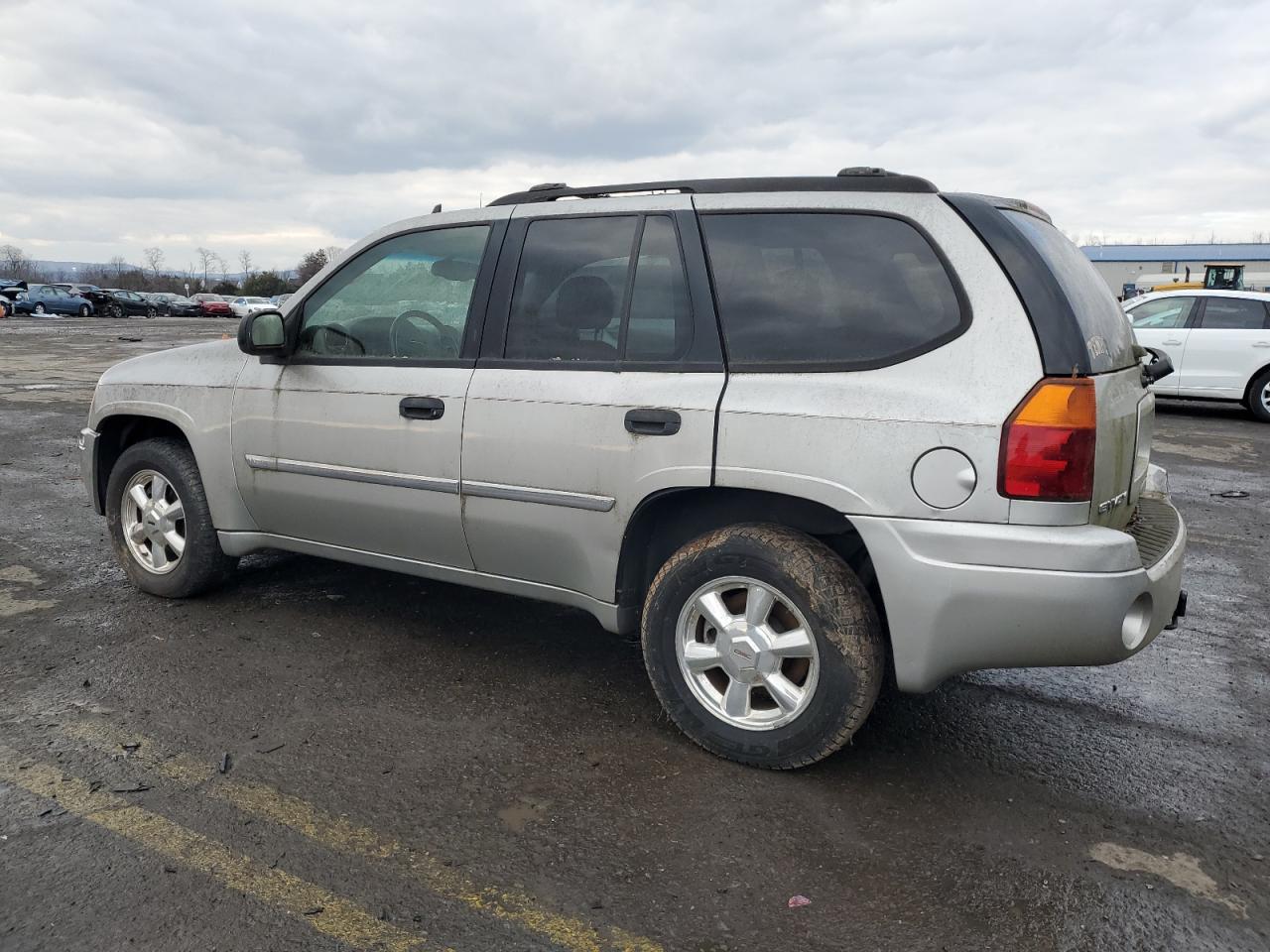 2007 GMC Envoy - Image 2