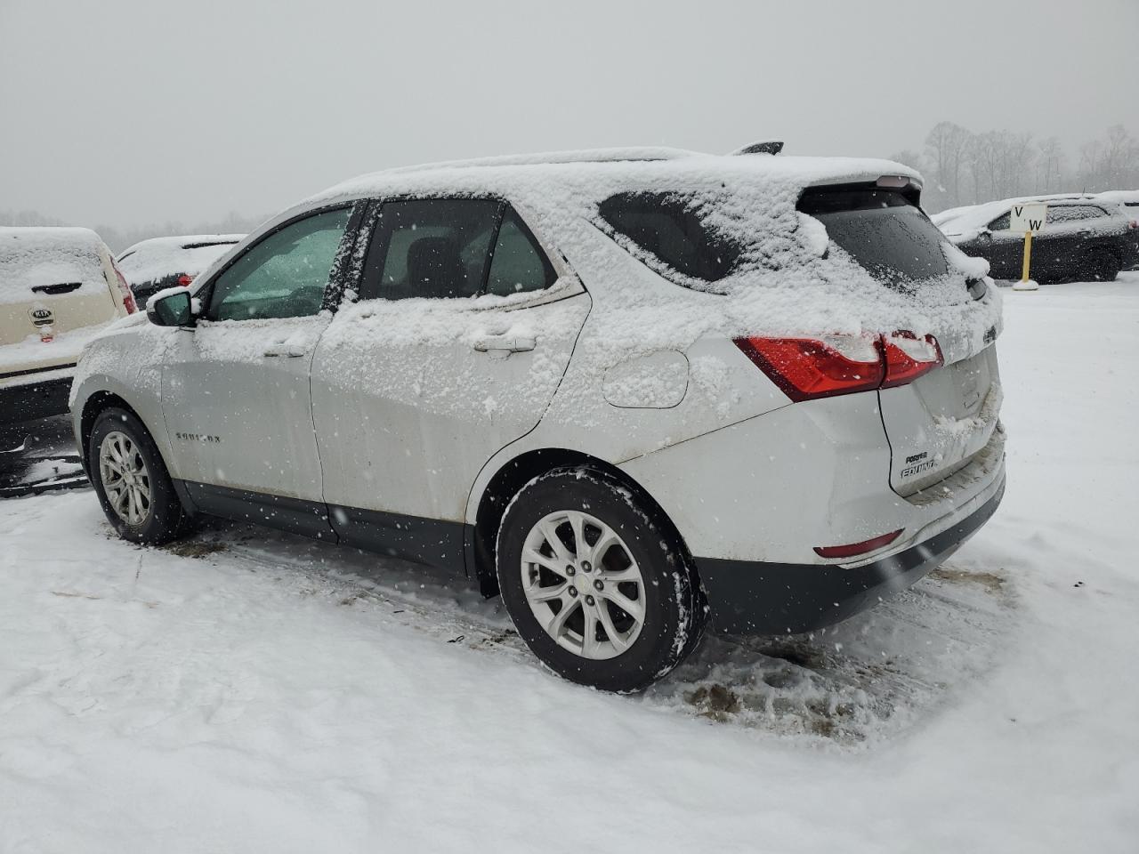 2019 Chevrolet Equinox - Image 2