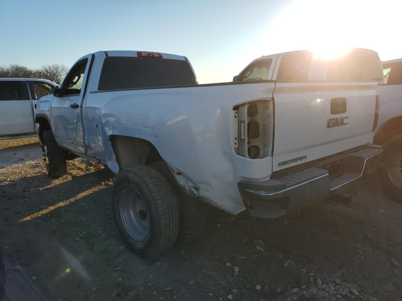 2018 GMC Sierra - Image 2
