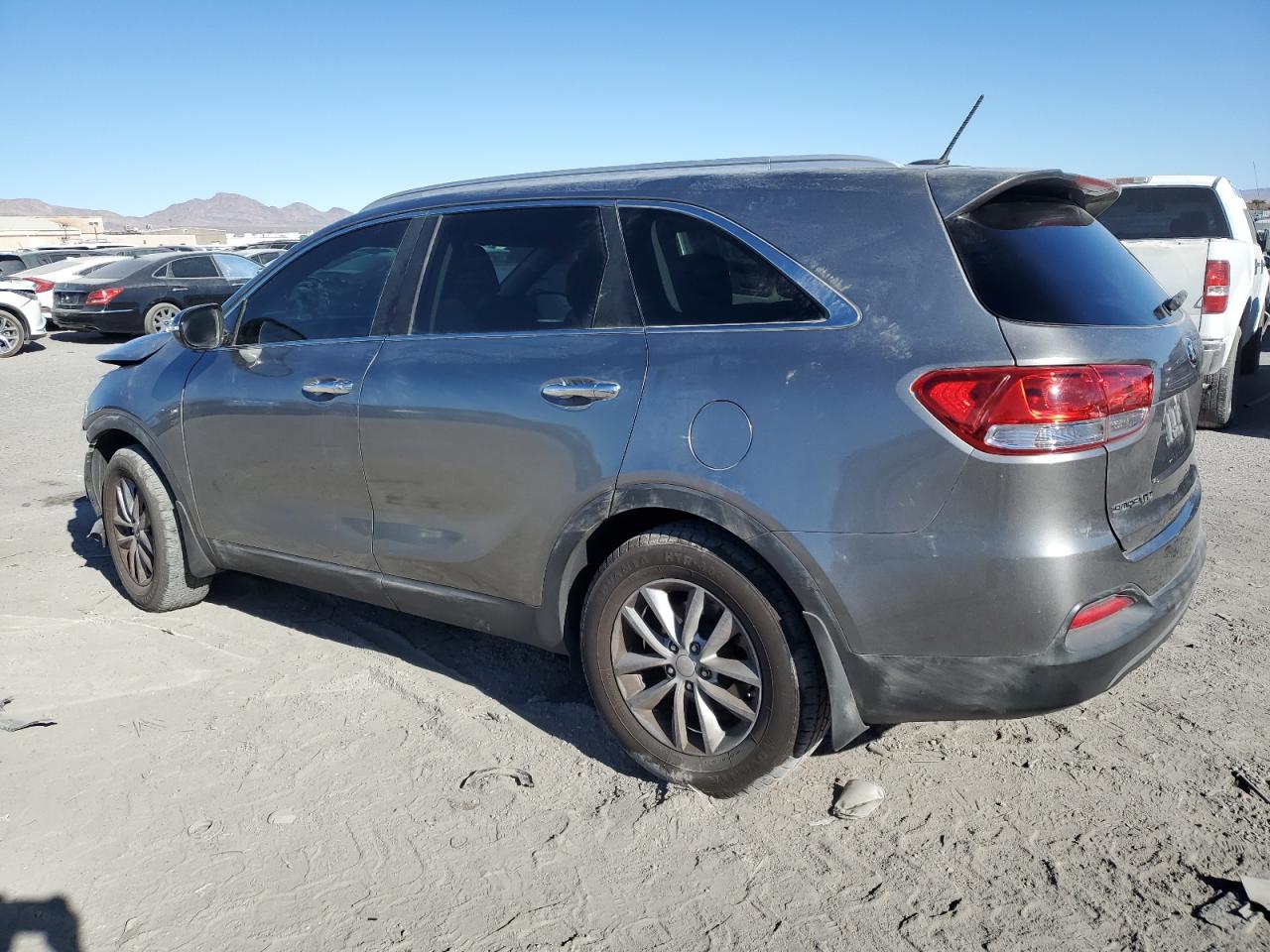 2017 Kia Sorento - Image 2