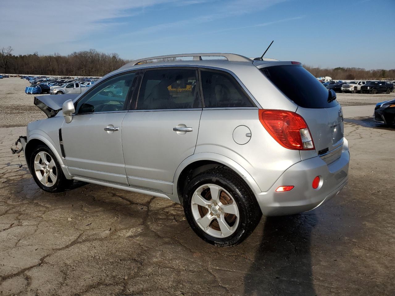 2014 Chevrolet Captiva - Image 2
