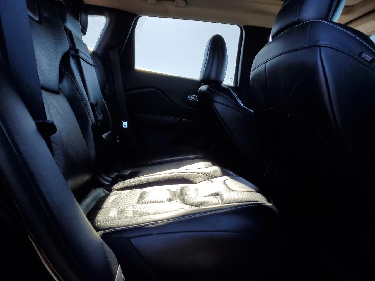 2014 Jeep Grand Cherokee - Image 11
