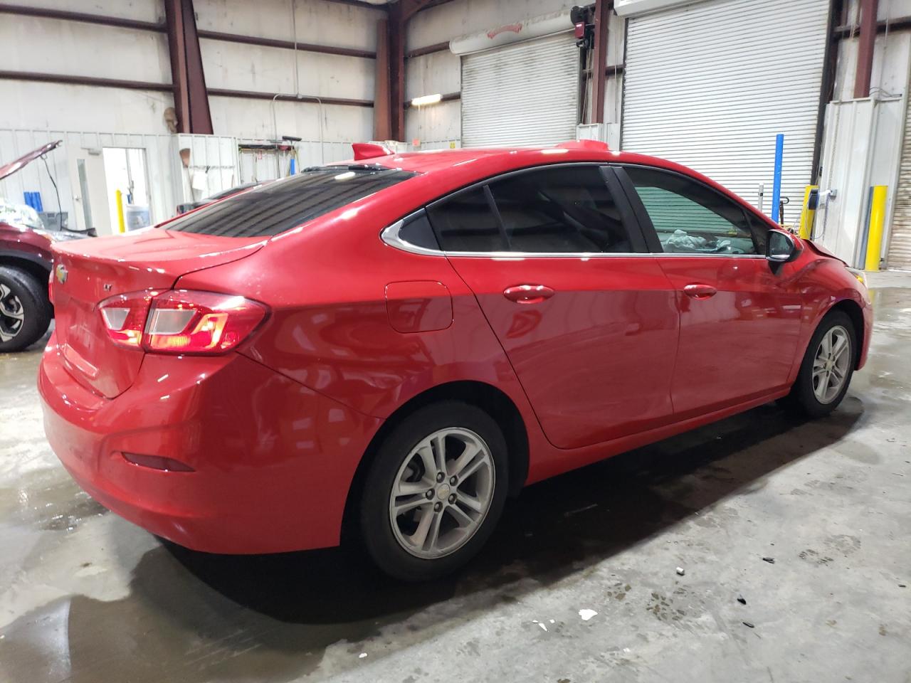 2018 Chevrolet Cruze - Image 3